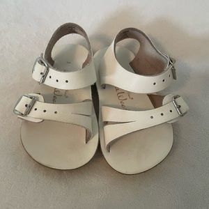 Saltwater sea wees white sandals size 3